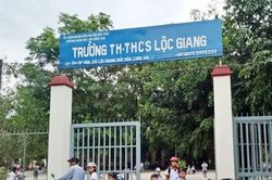 Một phụ huynh ở Long An đánh cô giáo nhập viện