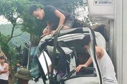 Xe ben đấu đầu xe tải, 1 người bị thương nặng