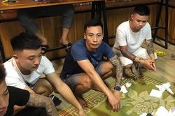 Bắt quả tang nhóm đối tượng đánh bạc tại quán trà sữa