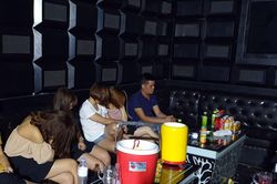 Hải Dương: Phát hiện nhóm thanh niên dùng ma túy trong quán karaoke