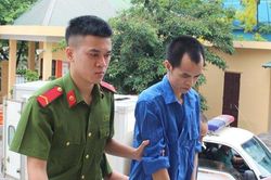 Y án 30 năm tù cho kẻ hiếp dâm bé gái trên đồi rồi vùi lá khô đốt