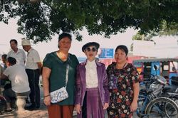 Cụ bà 82 tuổi ăn mặc sành điệu, thần thái như người mẫu