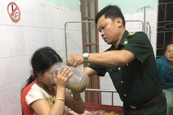 Cứu sống 1 phụ nữ ăn lá ngón tự tử do mâu thuẫn chuyện gia đình