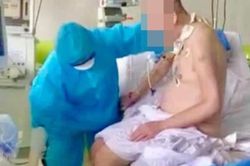 Ngỡ ngàng nhìn phi công người Anh cử động chân, có thể bình phục không cần ghép phổi