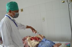Khám đau đầu, người phụ nữ tá hỏa phát hiện có u não khổng lồ