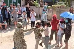 Phẫn nộ nữ sinh Tuyên Quang đánh nhau trước cổng trường, hàng trăm người cổ vũ