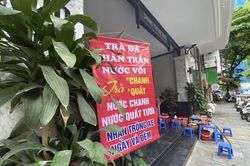 Khách sạn phố cổ đóng cửa hậu COVID-19, sảnh chờ thành quán trà đá