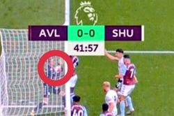 VAR mắc sai lầm trong ngày Premier League trở lại