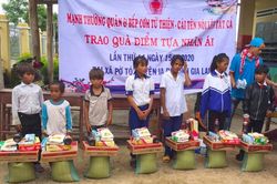 Tạo sinh kế cho học sinh mồ côi
