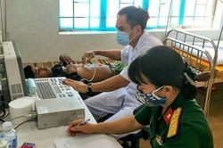 Tổng cục Kỹ thuật khám bệnh, cấp thuốc miễn phí cho nhân dân tỉnh Gia Lai