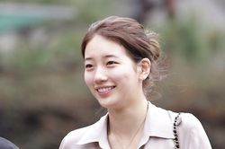 Song Hye Kyo chăm sóc da như thế nào để trở thành mỹ nhân mặt mộc đẹp nhất xứ Hàn?