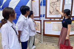 Trên 1.150 giáo viên, học sinh tham gia Triển lãm số 'Hoàng Sa, Trường Sa của Việt Nam - Những bằng chứng lịch sử và pháp lý' tại Trường THPT Chiềng Sinh