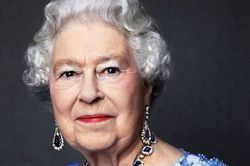 Bất ngờ lý do Nữ hoàng Elizabeth II tổ chức sinh nhật 2 lần/năm