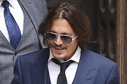 Johnny Depp văng tục với Amber Heard
