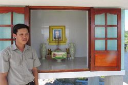 Người cộng sản được dân lập miếu thờ