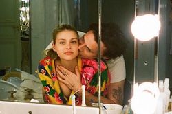 So kè quà cưới Brooklyn: Beck - Vic mua nhà, bố vợ trả chi phí cưới