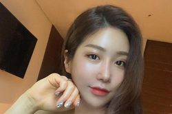 Vẻ đẹp quyến rũ của VĐV thể hình Hàn Quốc