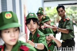 Xem 'Chiến sỹ nhí' đổ mồ hôi trên thao trường tập võ Công an nhân dân