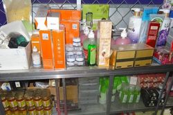Bán mỹ phẩm lậu trên Facebook, bà chủ bị xử phạt 64 triệu đồng