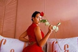 Vợ chồng nhà Ronaldo khoe cuộc sống trên du thuyền sang trọng