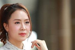 'Hé lộ' chồng doanh nhân bí ẩn của Hồng Diễm 'Hoa hồng trên ngực trái'