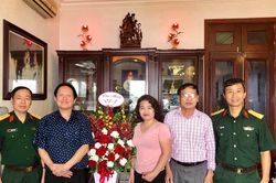 Đi theo vị tướng để học đạo vui