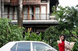 Khoe ảnh cưới, Hà Kiều Anh gây choáng khi sở hữu biệt thự 100 tỷ đồng và xế hộp sang chảnh