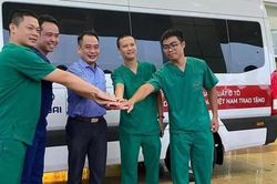 Bác sĩ, điều dưỡng lên đường 'giải cứu' 129 công nhân mắc COVID-19 ở Guinea Xích đạo
