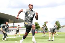 Cầu thủ MU hứng khởi luyện công chinh phục Europa League