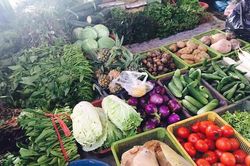 Nguồn cung giảm, rau xanh đột ngột tăng giá