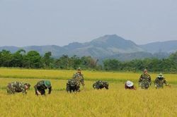 Xây 'thế trận lòng dân' vững chắc