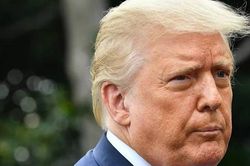 Mâu thuẫn với cấp dưới, Tổng thống Trump vẫn quả quyết Beirut 'bị tấn công'