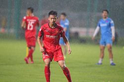 U22 Việt Nam khổ sở vì... thời tiết