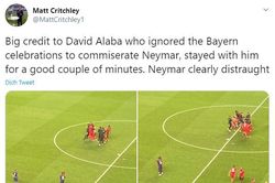 Alaba bỏ qua màn ăn mừng với đồng đội để an ủi Neymar