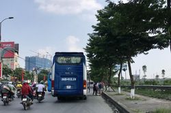 Nghỉ lễ 2/9: Bến xe vắng khách, 'xe dù' tung hoành