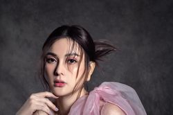 Thu Thủy ra ca khúc mới trước ngày sinh con