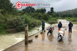 Bảo số 5 đổ bộ miền Trung: 1 người tử vong, hàng nghìn mái nhà bị cuốn bay