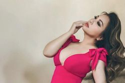 Ca sĩ Minh Tuyết tung bộ ảnh mới khoe vẻ đẹp gợi cảm