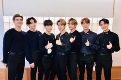 BTS trao quà đặc biệt cho tổng thống nhưng 19 năm sau mới được mở