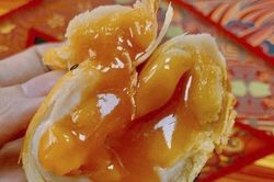 Nghệ An: Bánh trung thu mini tan chảy, bánh tự làm ngập tràn chợ mạng