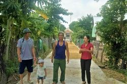 Nữ cán bộ xã hết lòng vì dân