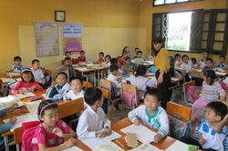 Phụ huynh 'than' chương trình lớp 1 nặng, Bộ GD&ĐT chỉ đạo không giao bài tập về nhà cho học sinh