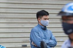 Người dân co ro trong ngày đầu đón không khí lạnh