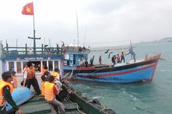 Quảng Trị: Lên phương án dùng trực thăng cứu người gặp nạn trên biển