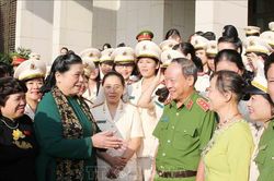 Gặp mặt Đoàn phụ nữ tiêu biểu trong phòng, chống ma túy toàn quốc