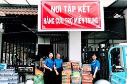 Tuổi trẻ Lâm Đồng quyên góp ủng hộ đồng bào miền Trung