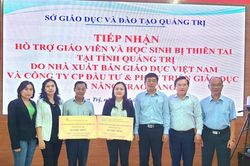 NXB Giáo dục hỗ trợ sách giáo khoa cho học sinh vùng lũ