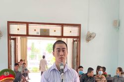 Hàng xóm 'dòm nhà'