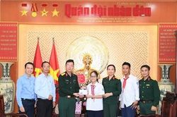 Hủy liên hoan để dành tiền ủng hộ miền Trung