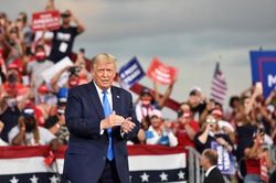 Tổng thống Trump bắt đầu thảo luận chuyện tranh cử năm 2024